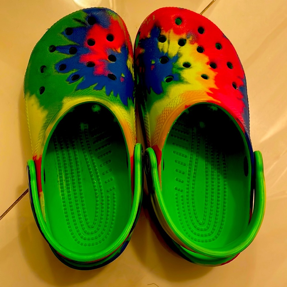 Crocs size 1